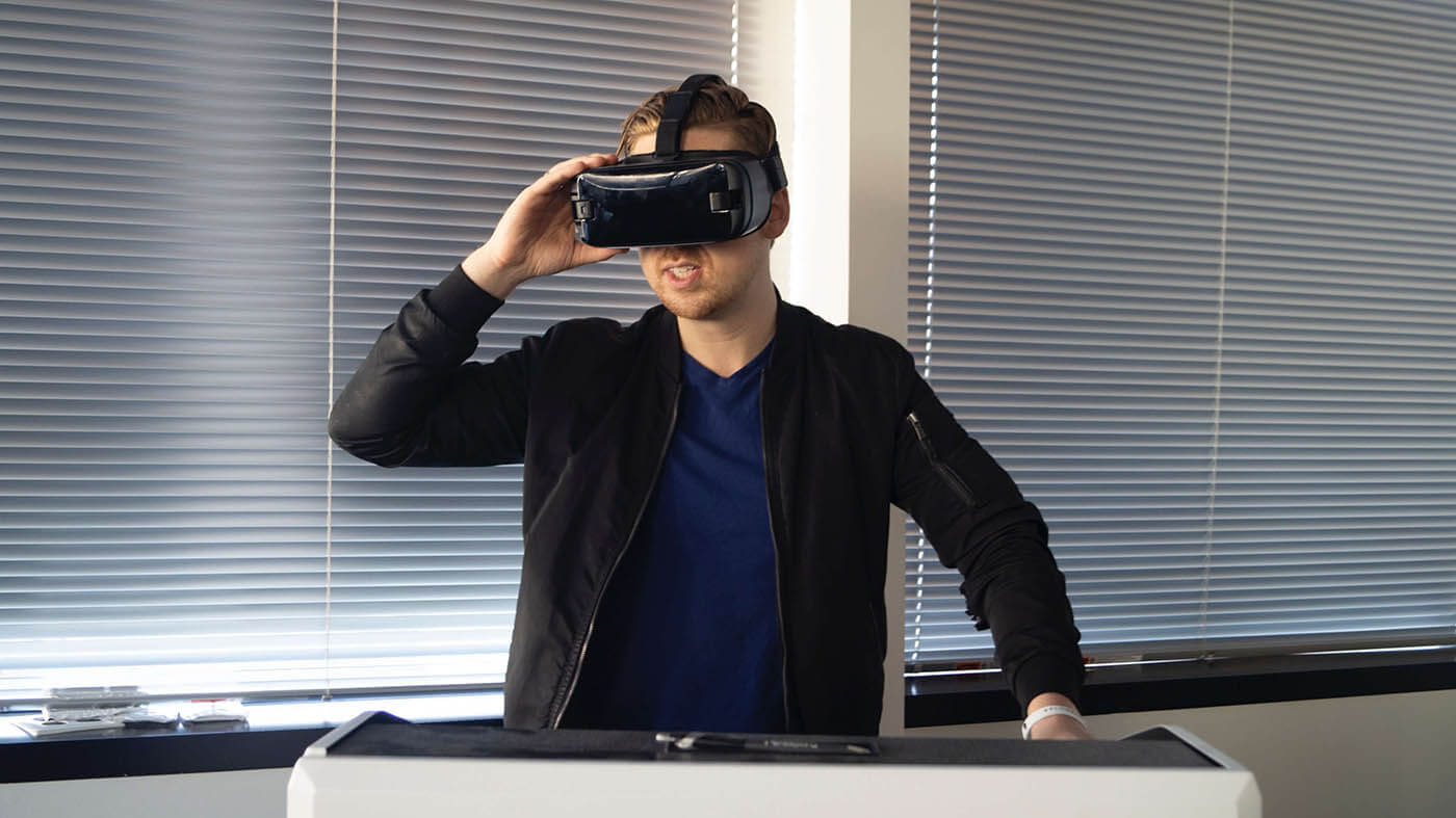 VR Headset for Rent near me